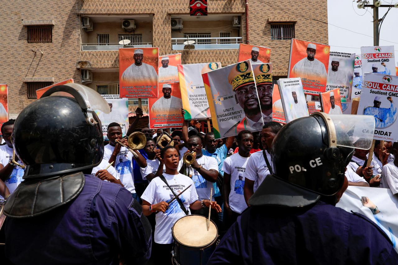Beyla : des tensions post-électorales embrasent Samana, le domicile du candidat élu de la GMD vandalisé